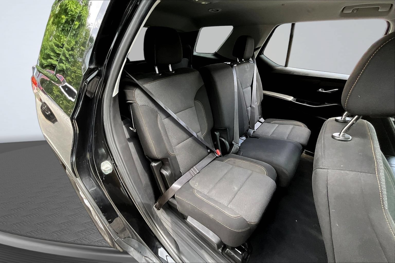 Used 2021 Chevrolet Traverse LS AWD/4WD image 25