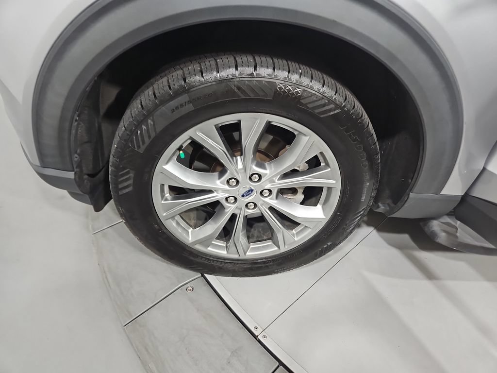 Used 2021 Ford Explorer Limited w/ Equipment Group 301A AWD/4WD image 27