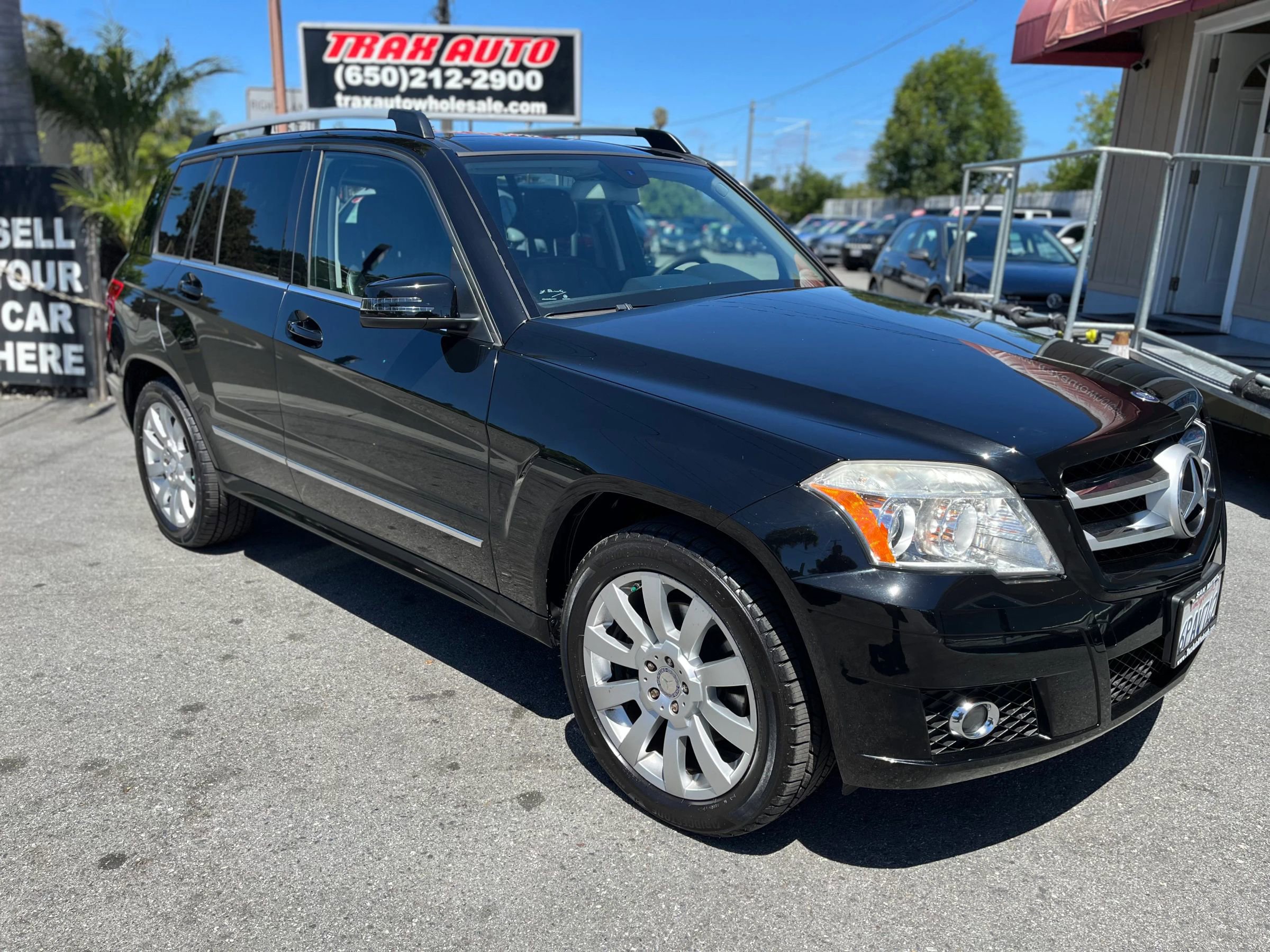 Used 2011 Mercedes-Benz GLK 350 4MATIC image 1