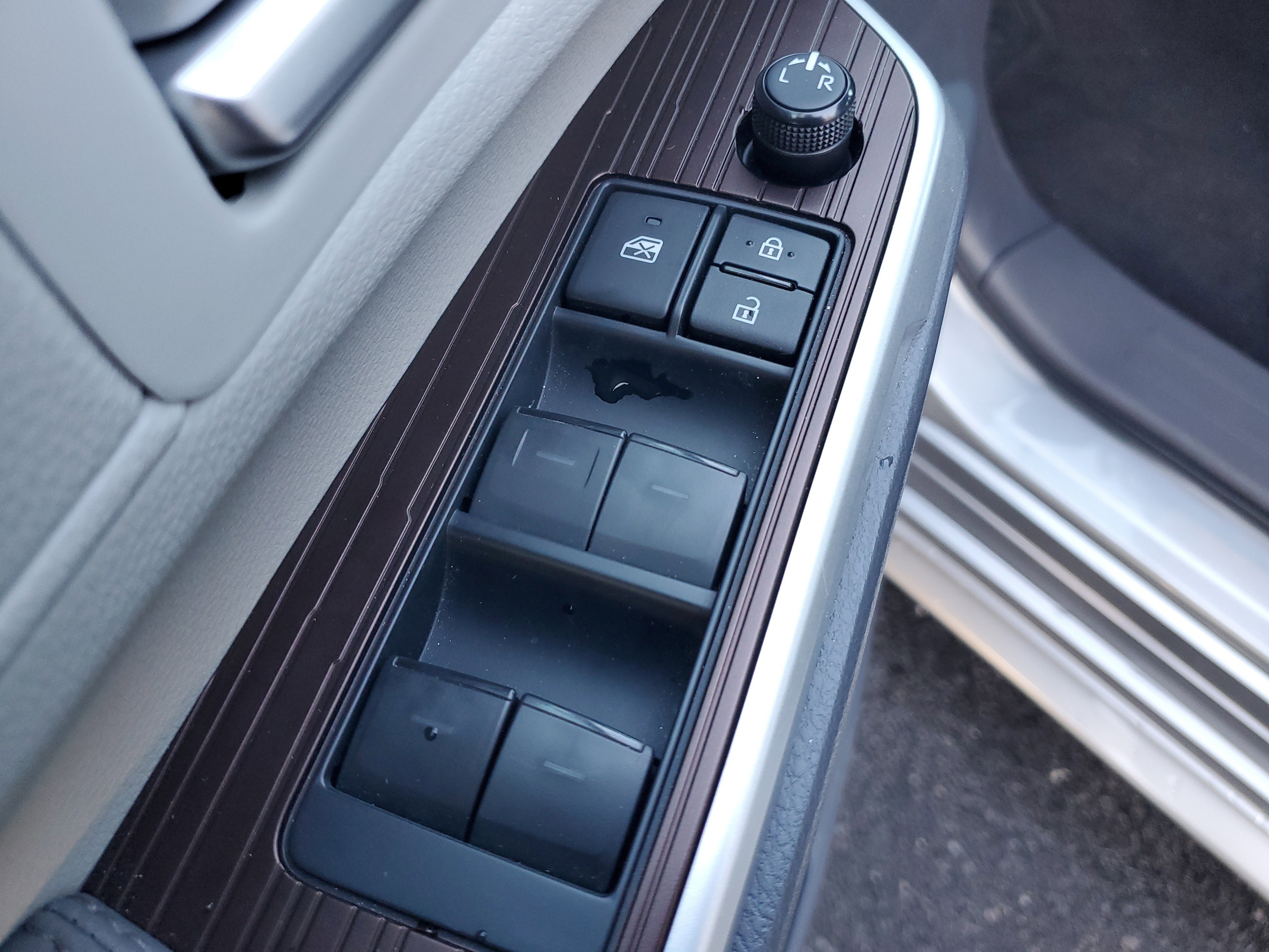 Used 2024 Toyota Sienna XLE image 20