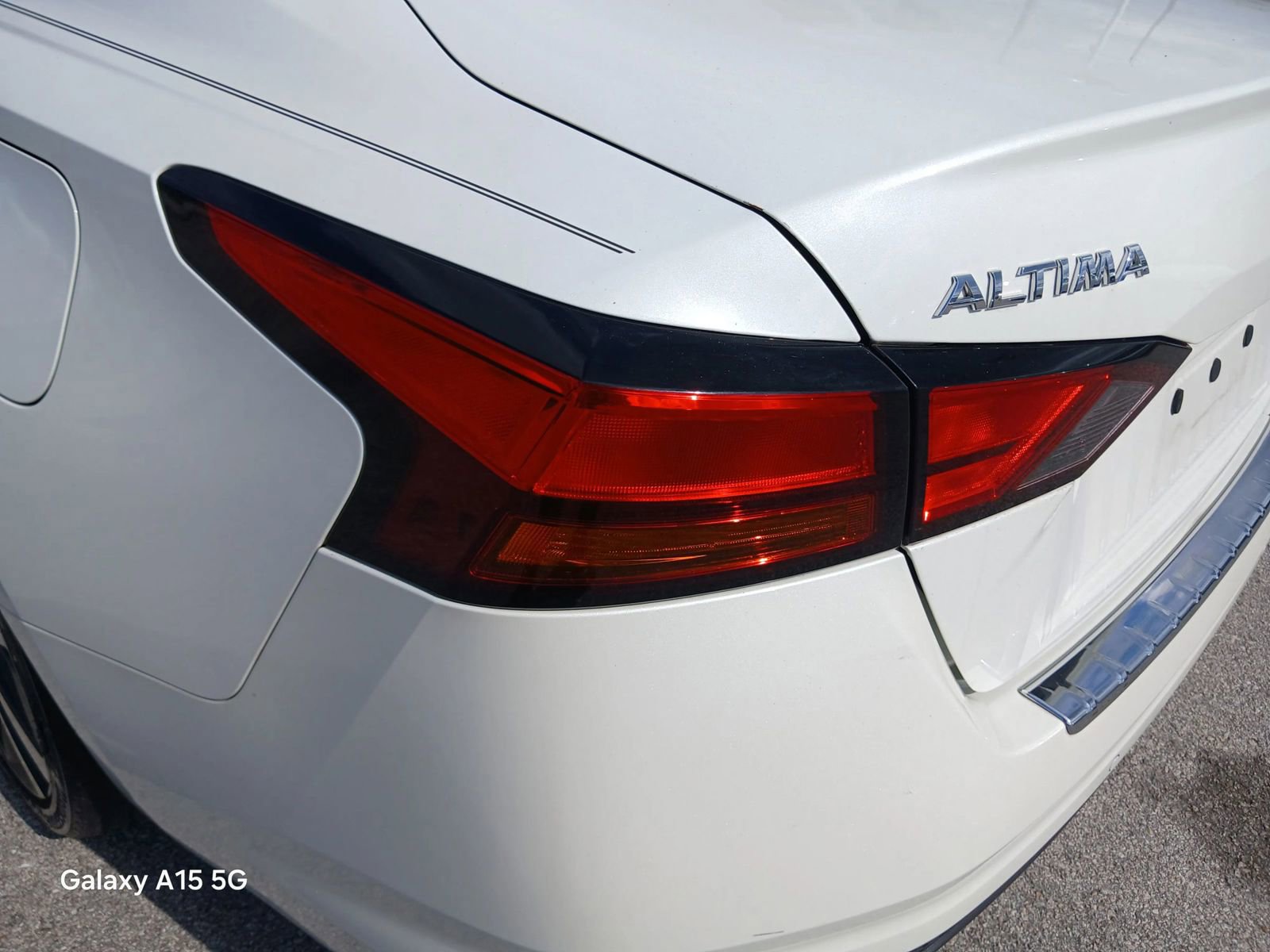 Used 2021 Nissan Altima 2.5 SR FWD image 14