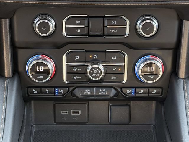 Used 2023 GMC Yukon XL AT4 w/ Technology Package AWD/4WD image 15