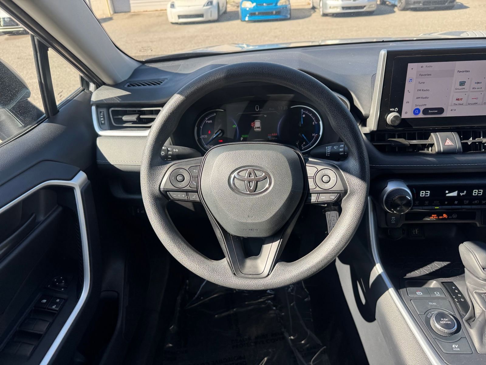 Used 2025 Toyota RAV4 LE image 27