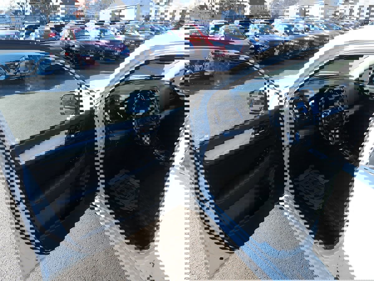 Used 2017 Subaru Legacy 2.5i Premium w/ Moonroof Package image 15