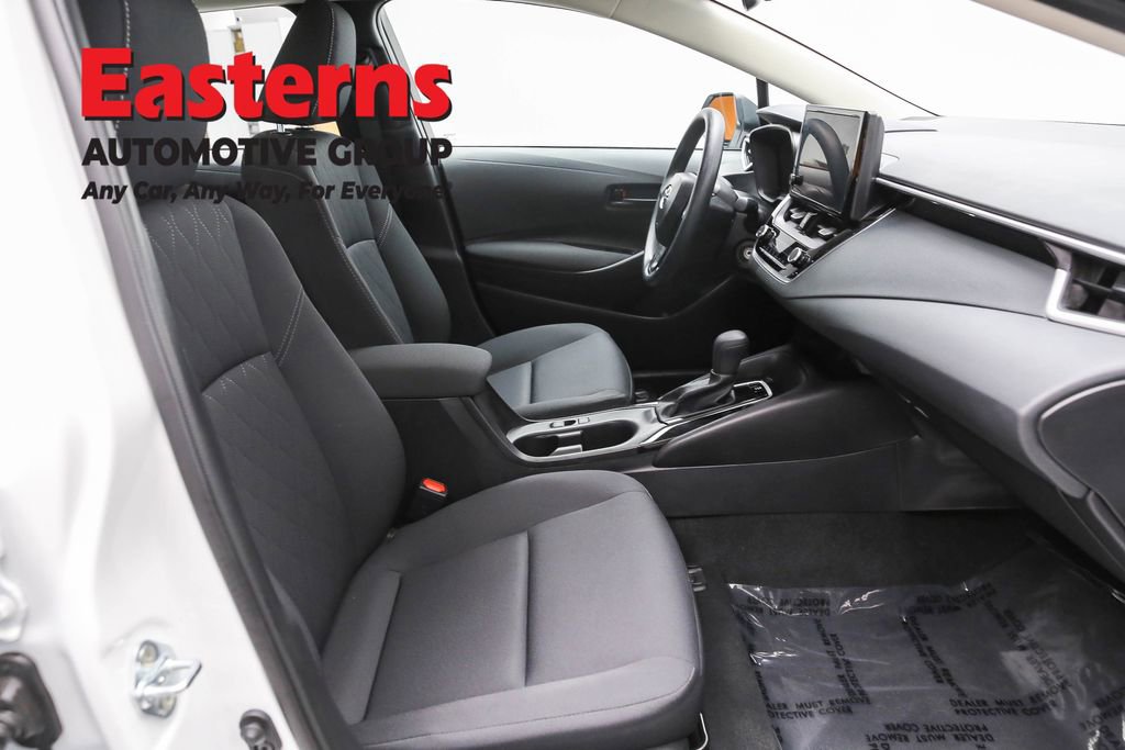 Used 2025 Toyota Corolla LE image 24