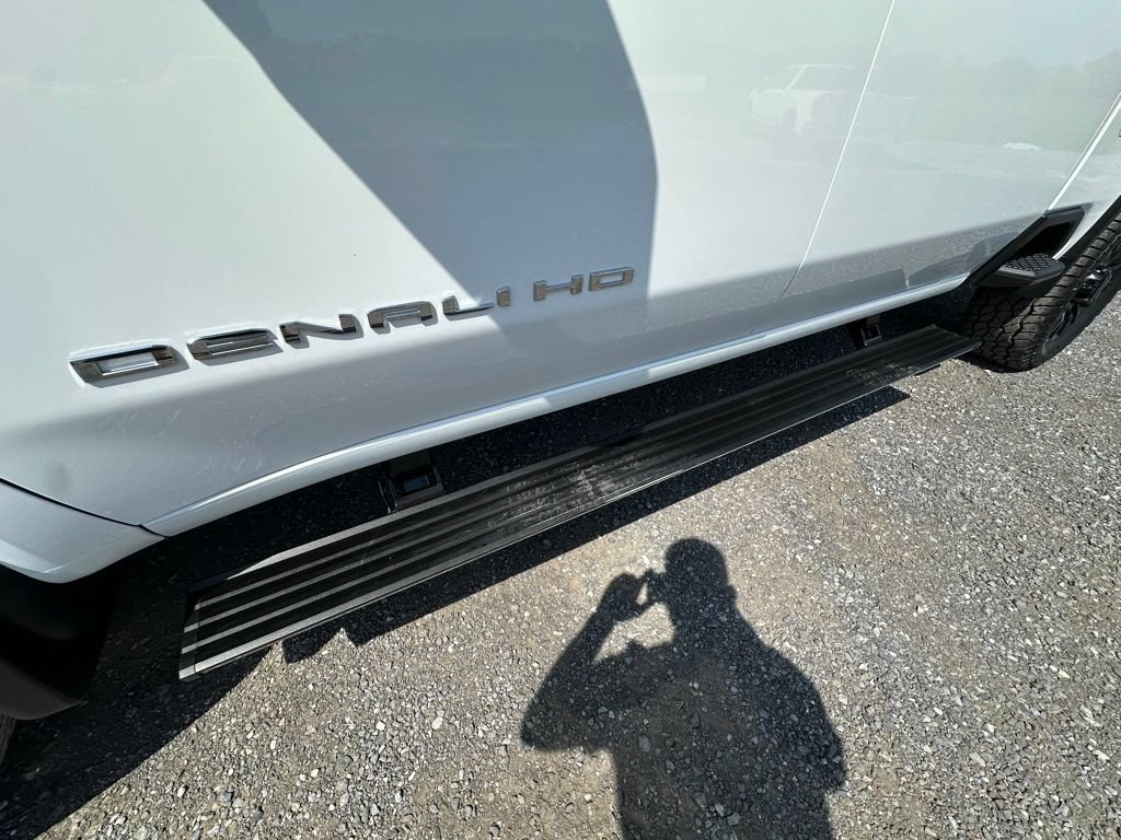 Used 2024 GMC Sierra 2500 Denali Ultimate AWD/4WD image 15