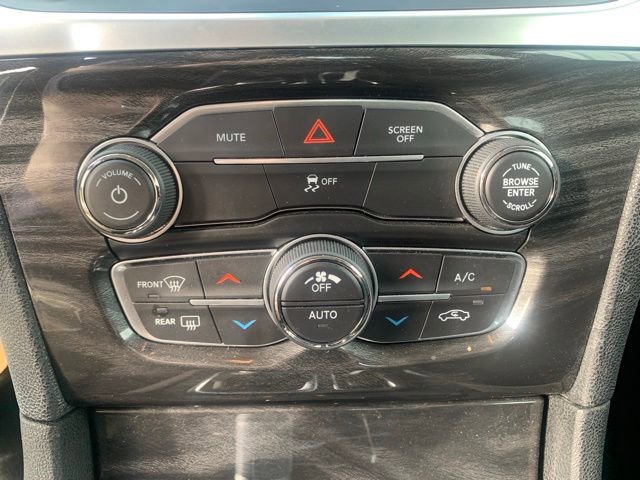 Used 2020 Chrysler 300 Touring L w/ Value Package AWD/4WD image 16