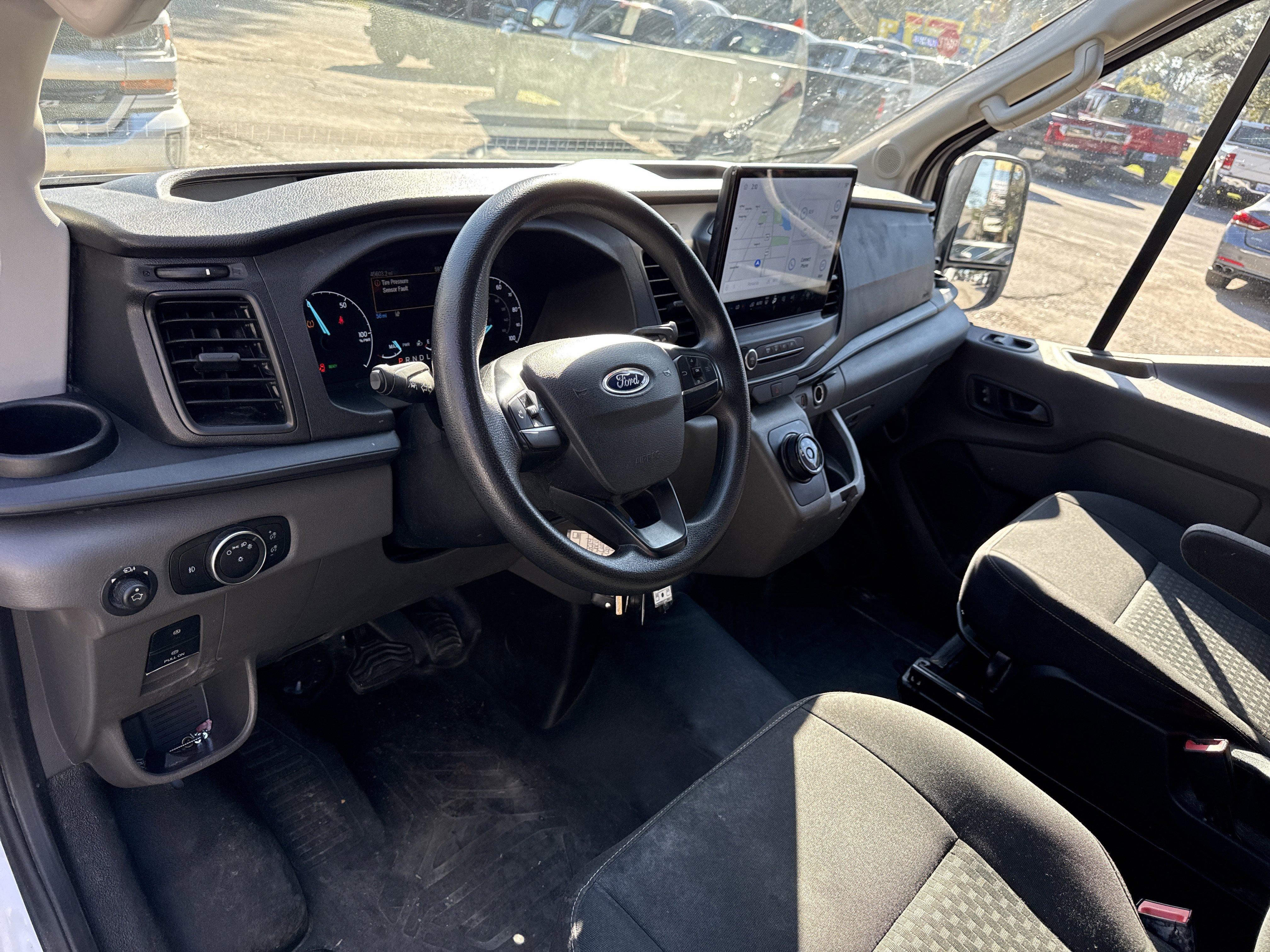 Used 2022 Ford E-Transit 148 High Roof Extended image 10