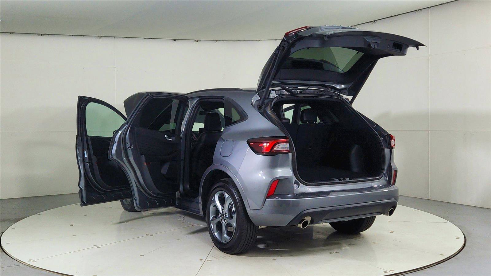 Used 2024 Ford Escape ST-Line image 11