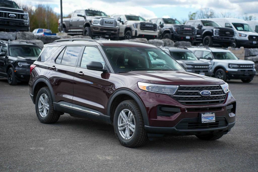 Used 2022 Ford Explorer XLT w/ Class IV Trailer Tow Package AWD/4WD image 3
