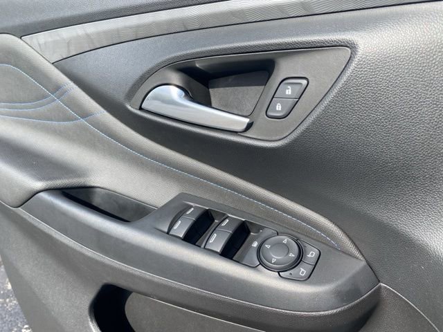 Used 2025 Buick Envista Sport Touring image 17