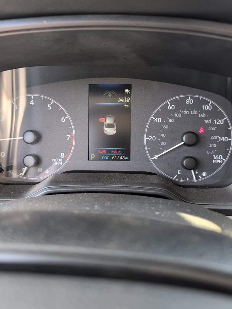 Used 2024 Toyota Corolla LE image 2