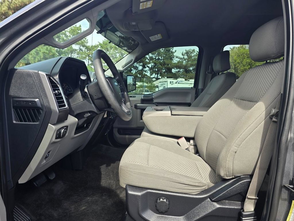 Used 2015 Ford F150 XLT AWD/4WD image 11