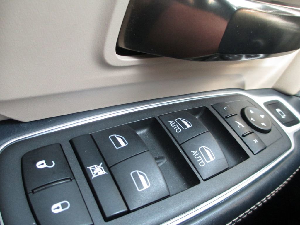 Used 2022 RAM 3500 Limited image 33