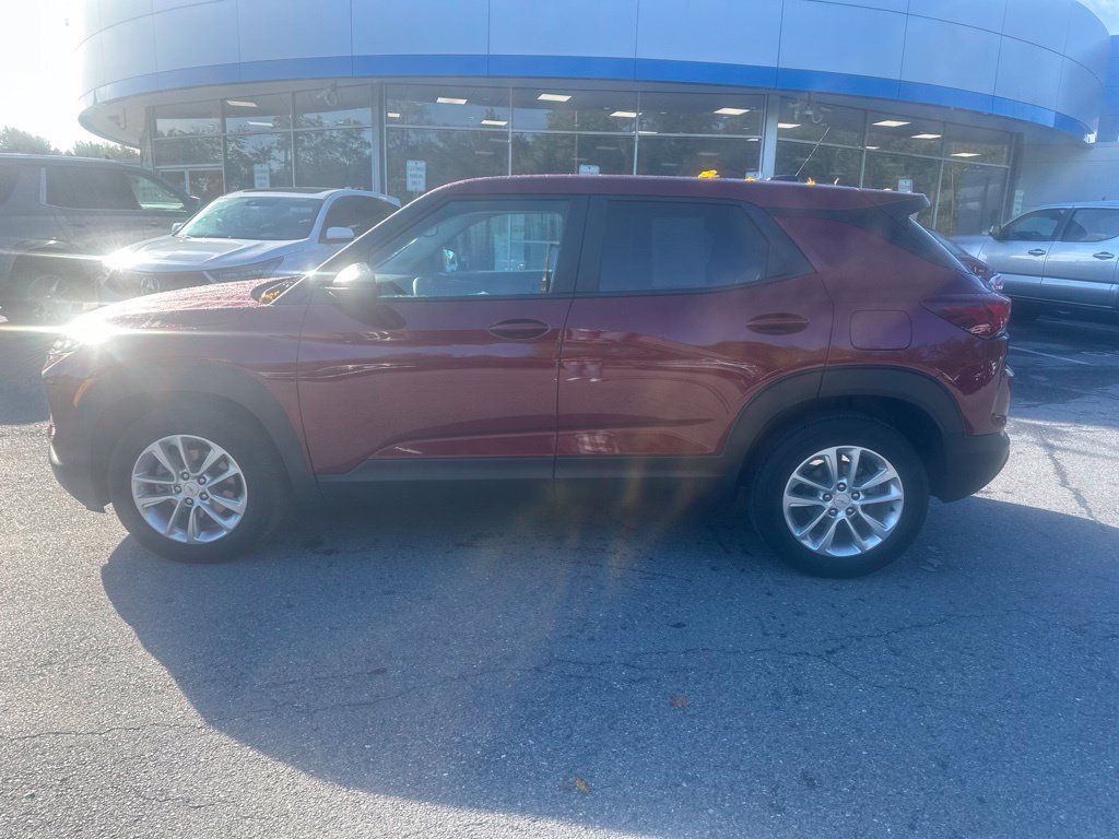 Used 2024 Chevrolet TrailBlazer LS w/ LS Convenience Package FWD image 8