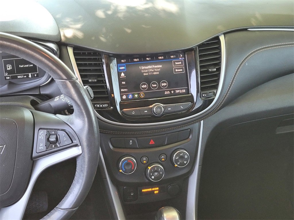 Used 2022 Chevrolet Trax LT w/ Midnight Edition image 14