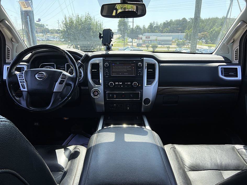 Used 2017 Nissan Titan SL RWD image 17