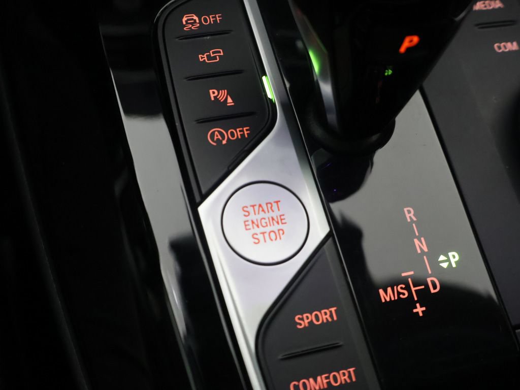 Used 2025 BMW X4 xDrive30i AWD/4WD image 39