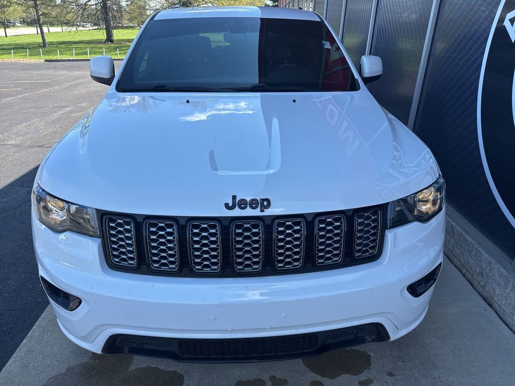 Used 2018 Jeep Grand Cherokee Altitude image 9