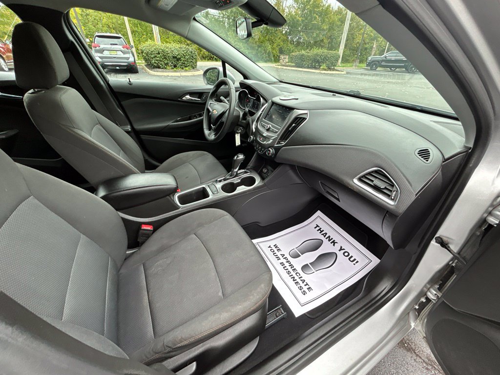 Used 2019 Chevrolet Cruze LS FWD image 28