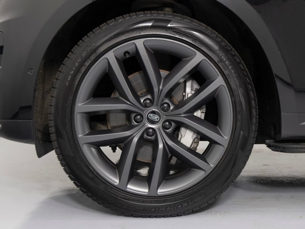 Used 2024 Land Rover Range Rover Sport SE AWD/4WD image 9