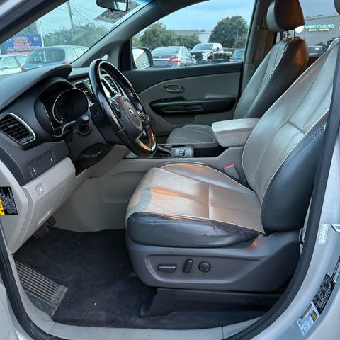 Used 2017 Kia Sedona LX w/ LX Essentials Premium Package FWD image 14