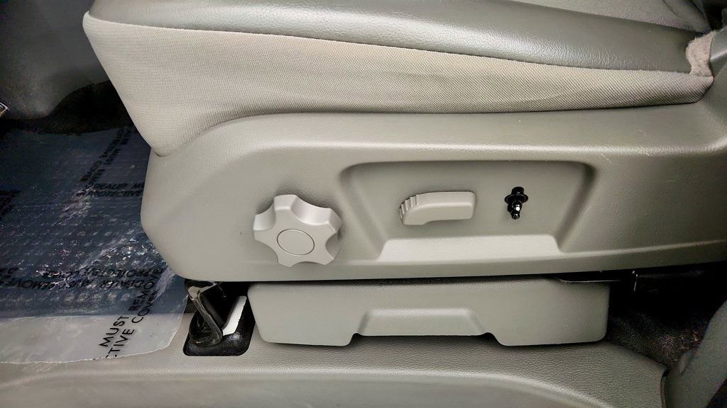 Used 2013 Nissan NV 2500 SV w/ Side Curtain Airbag Pkg image 11