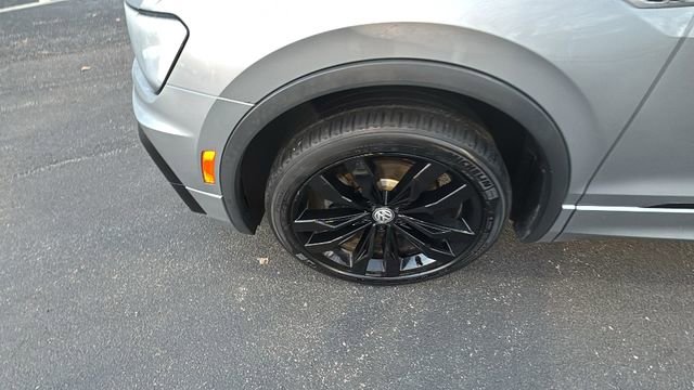 Used 2021 Volkswagen Tiguan SE R-Line image 38