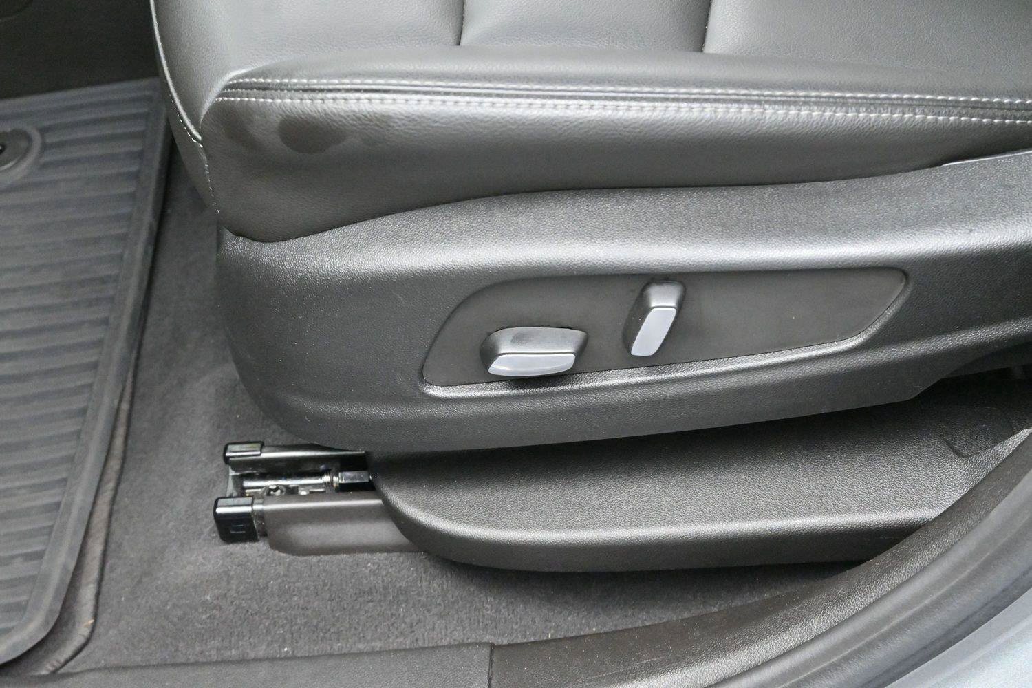 Used 2024 Cadillac XT6 Luxury FWD image 16