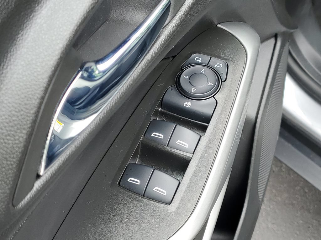 Used 2024 Chevrolet Trax RS w/ Sunroof Package FWD image 22