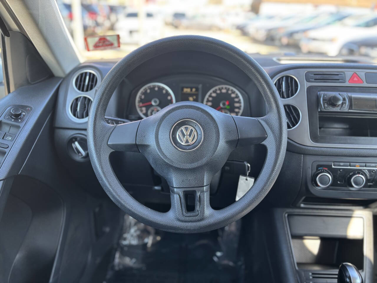 Used 2011 Volkswagen Tiguan S image 22