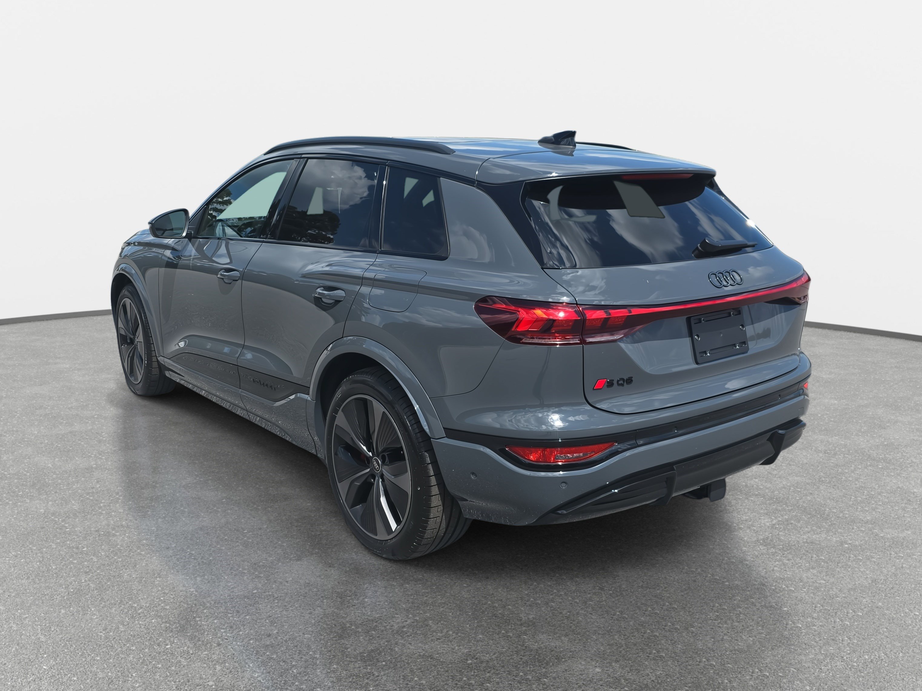 New 2025 Audi SQ6 e-tron Prestige image 7
