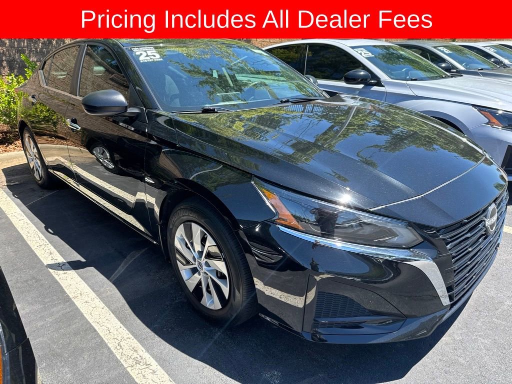 Certified 2025 Nissan Altima 2.5 S FWD image 3