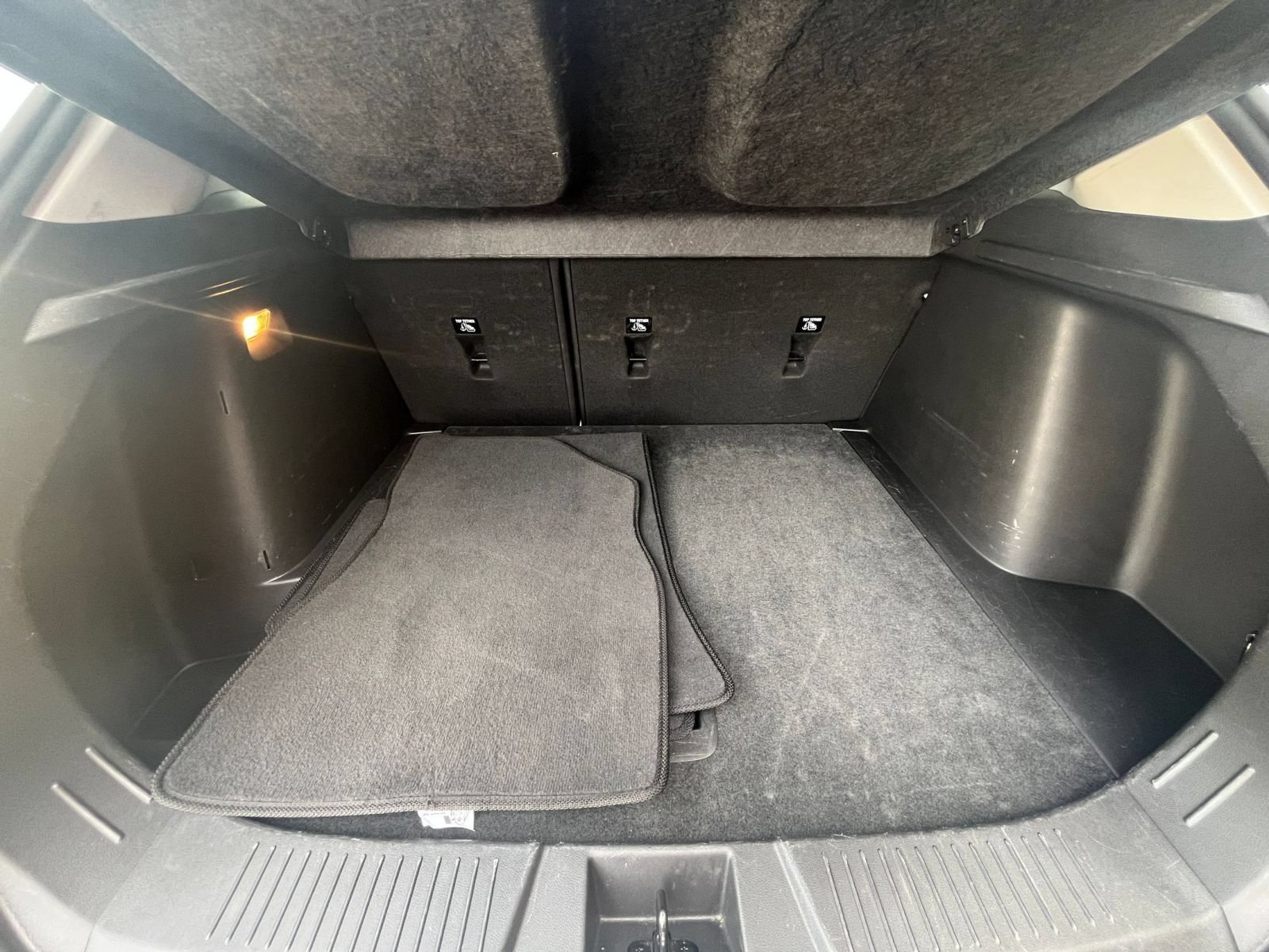 Used 2025 Chevrolet Trax LT FWD image 31
