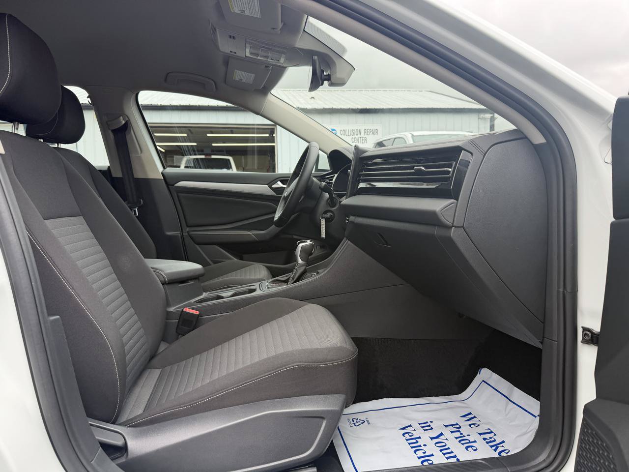 Used 2025 Volkswagen Jetta S FWD image 21