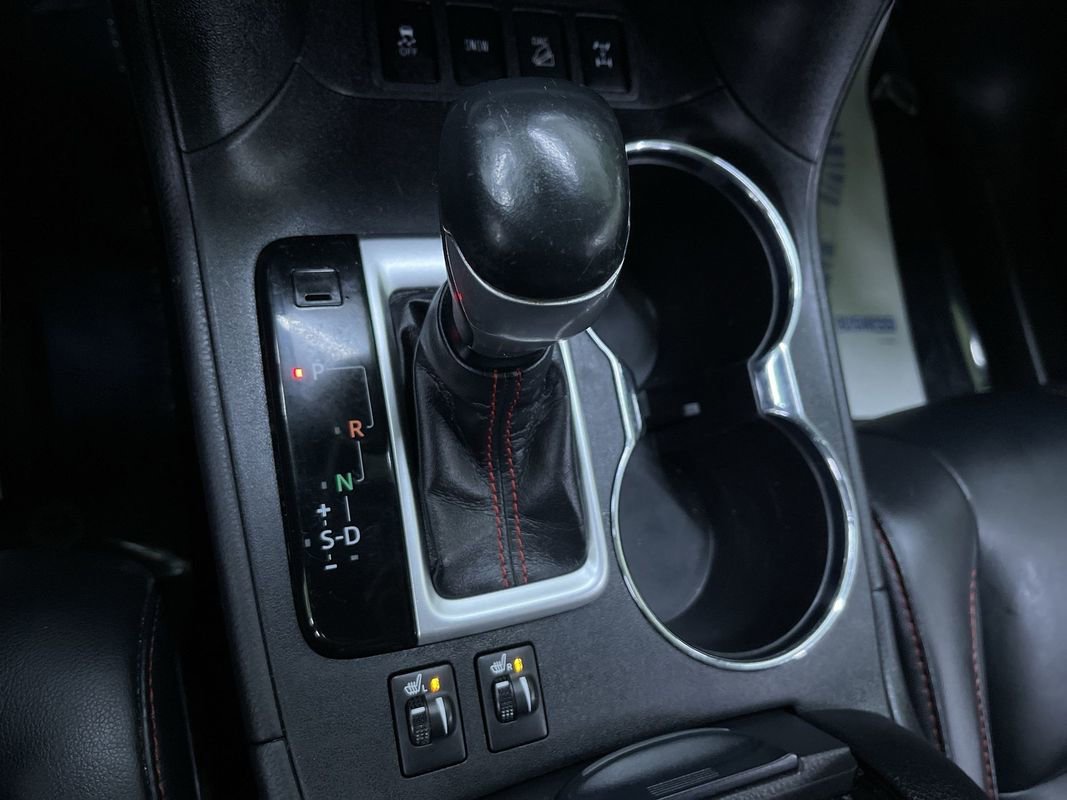 Used 2019 Toyota Highlander SE w/ Nightshade Edition image 23