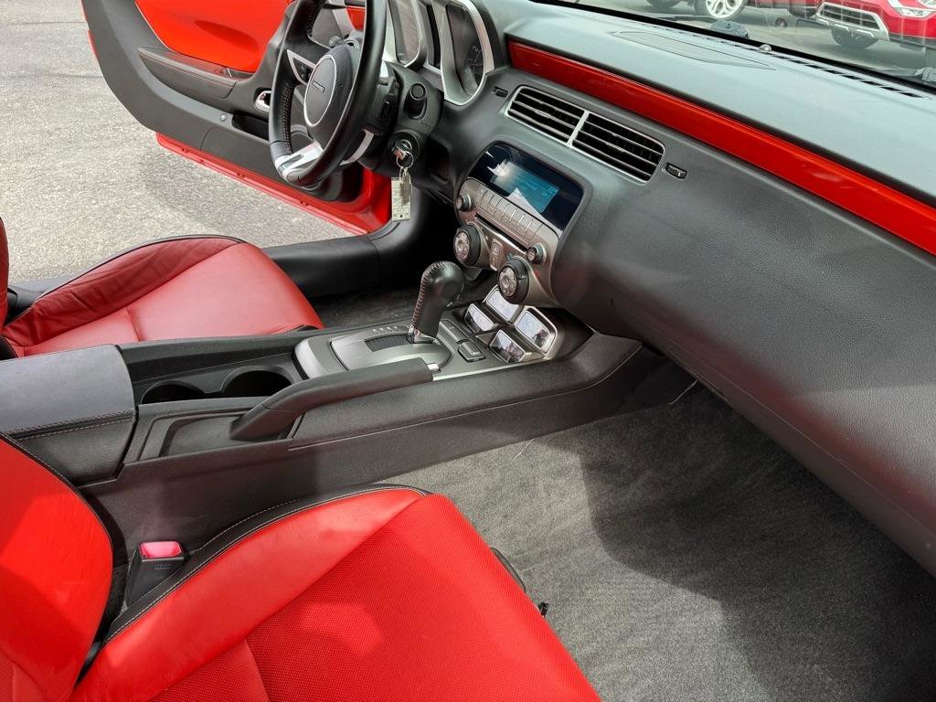 Used 2010 Chevrolet Camaro SS w/ Interior Accent Trim Package image 27
