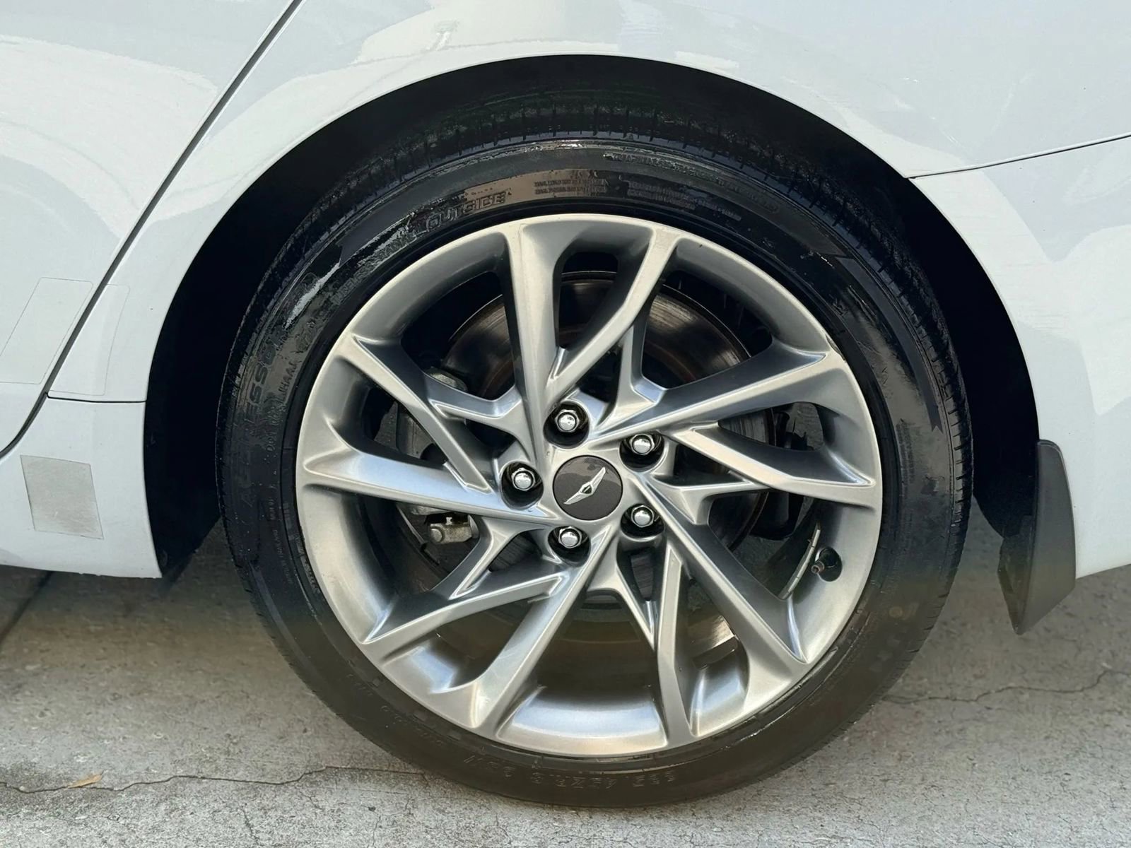 Used 2022 Genesis G70 2.0T image 8