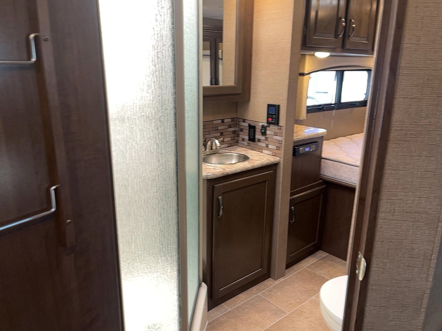 Used 2017 Ford E-450 and Econoline 450 Super Duty w/ Motorhome Prep Package RWD image 22
