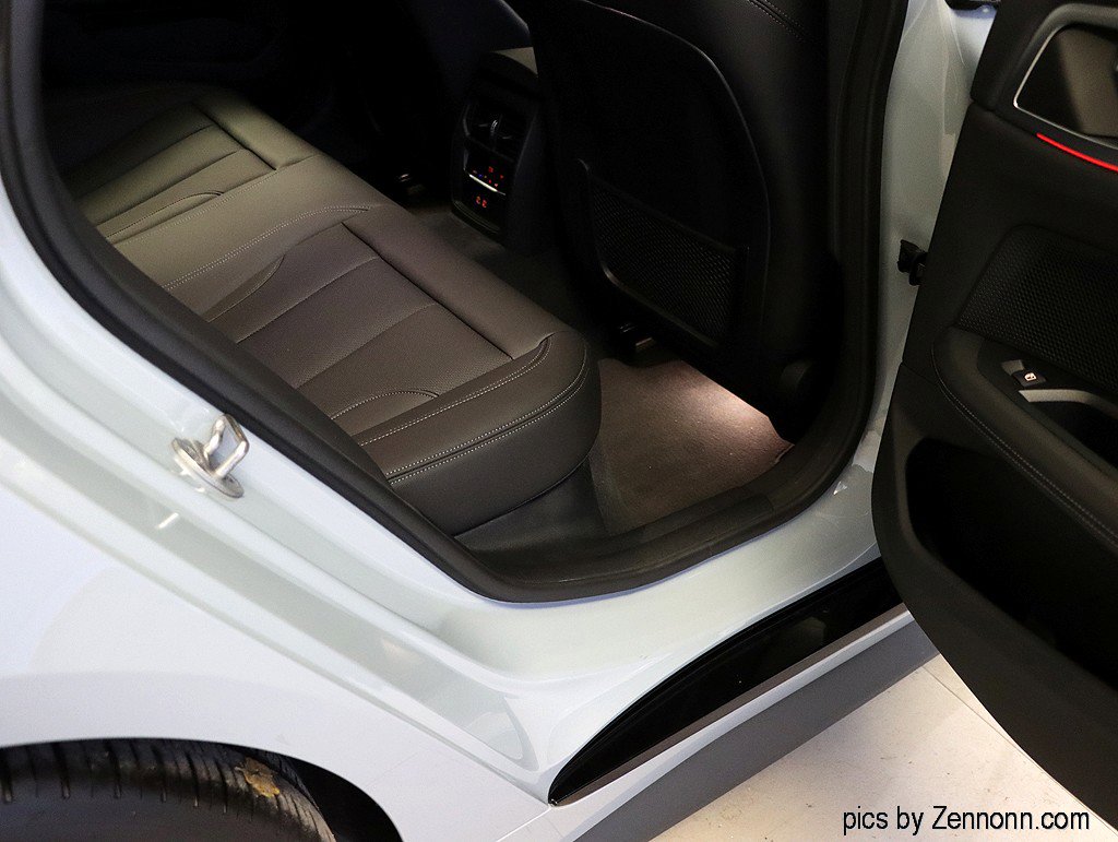 Certified 2023 BMW 430i xDrive w/ M Sport Package image 25