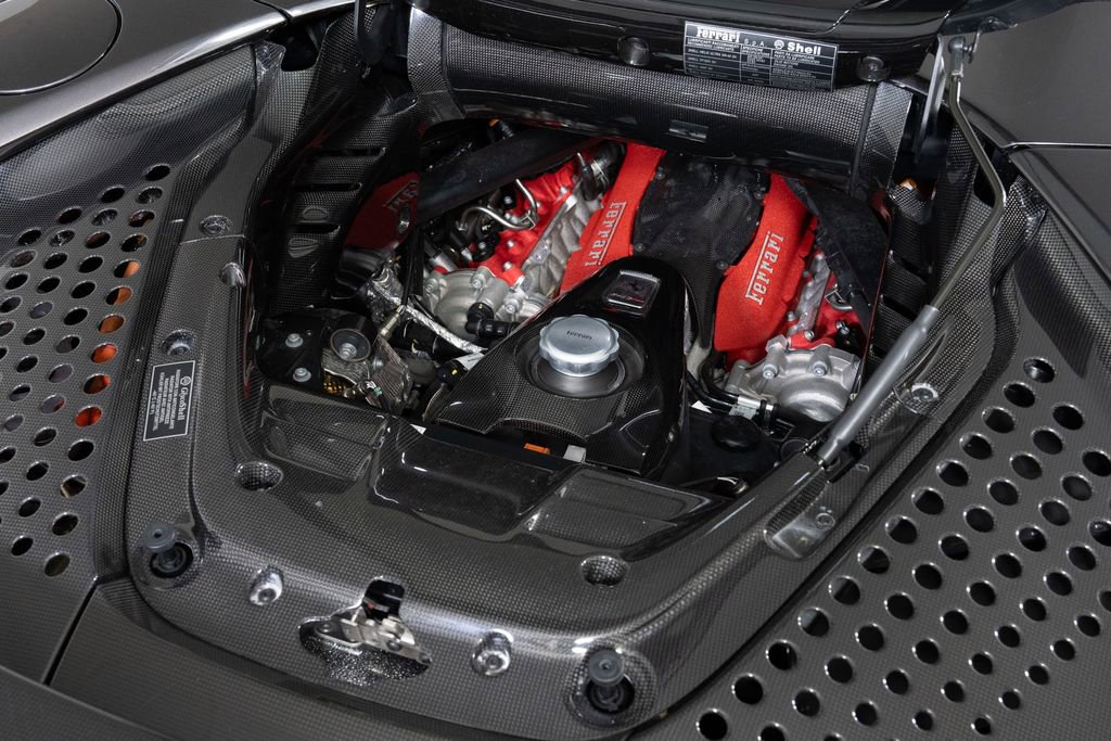 Used 2022 Ferrari SF90 Spider AWD/4WD image 18