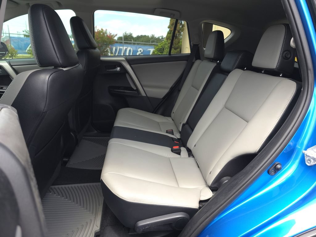 Used 2016 Toyota RAV4 Limited FWD image 12