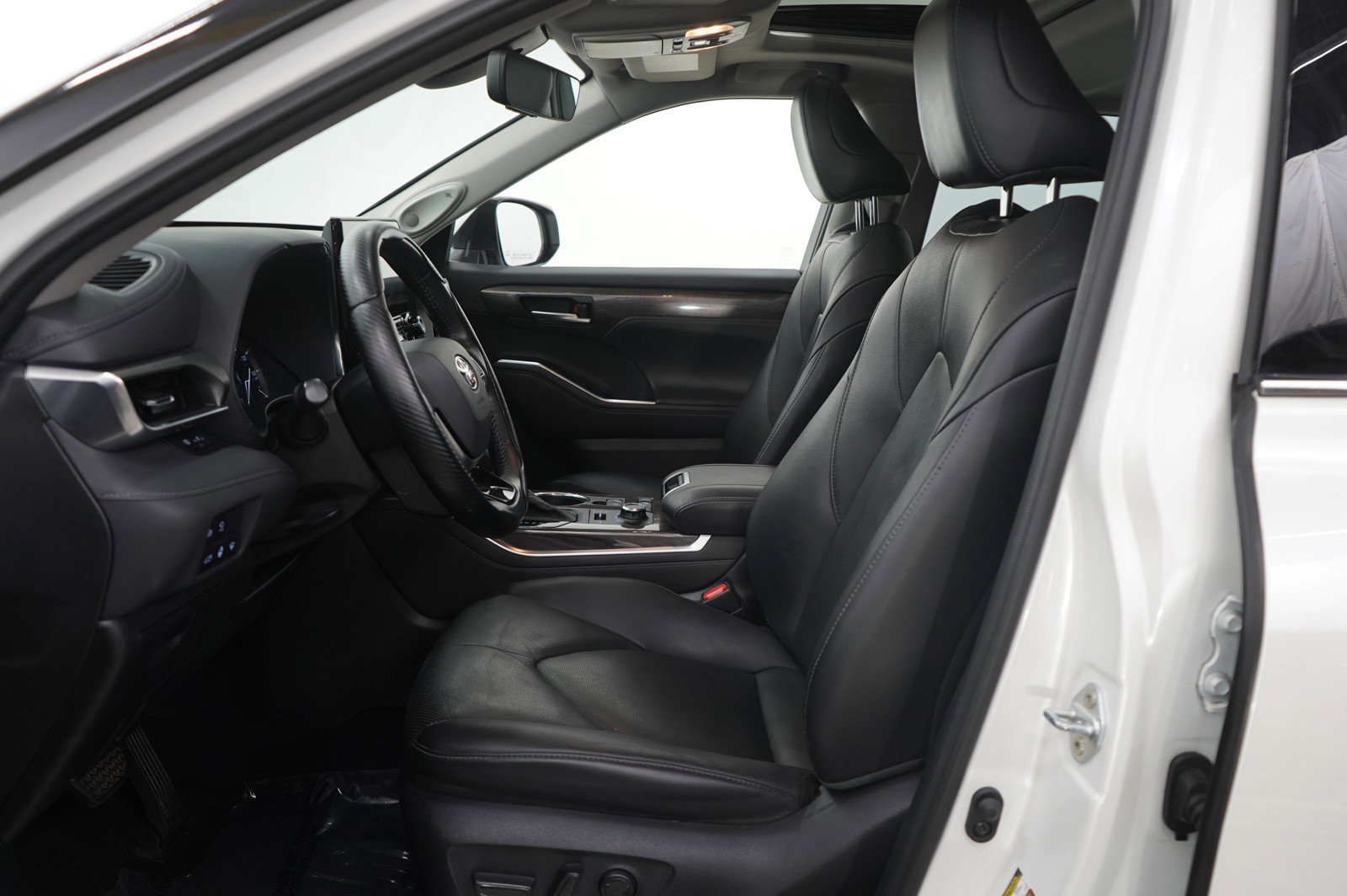 Used 2020 Toyota Highlander Limited image 14