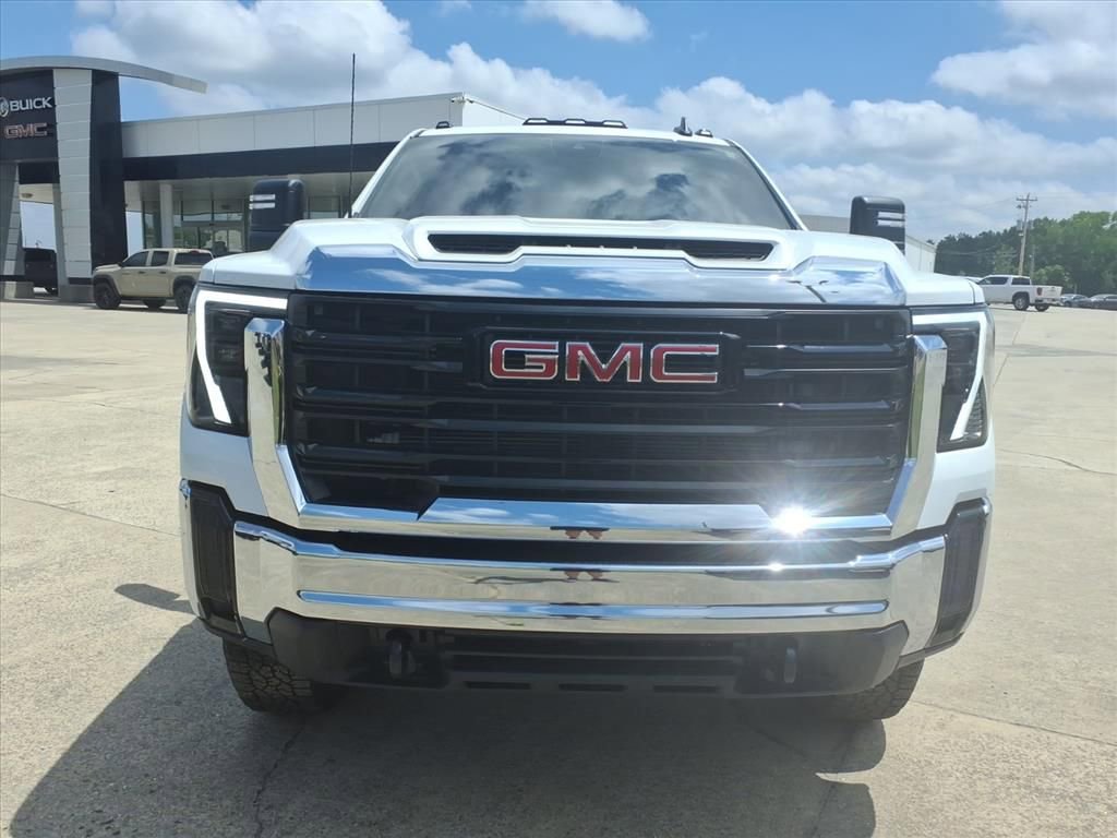 Used 2025 GMC Sierra 2500 Pro AWD/4WD image 2