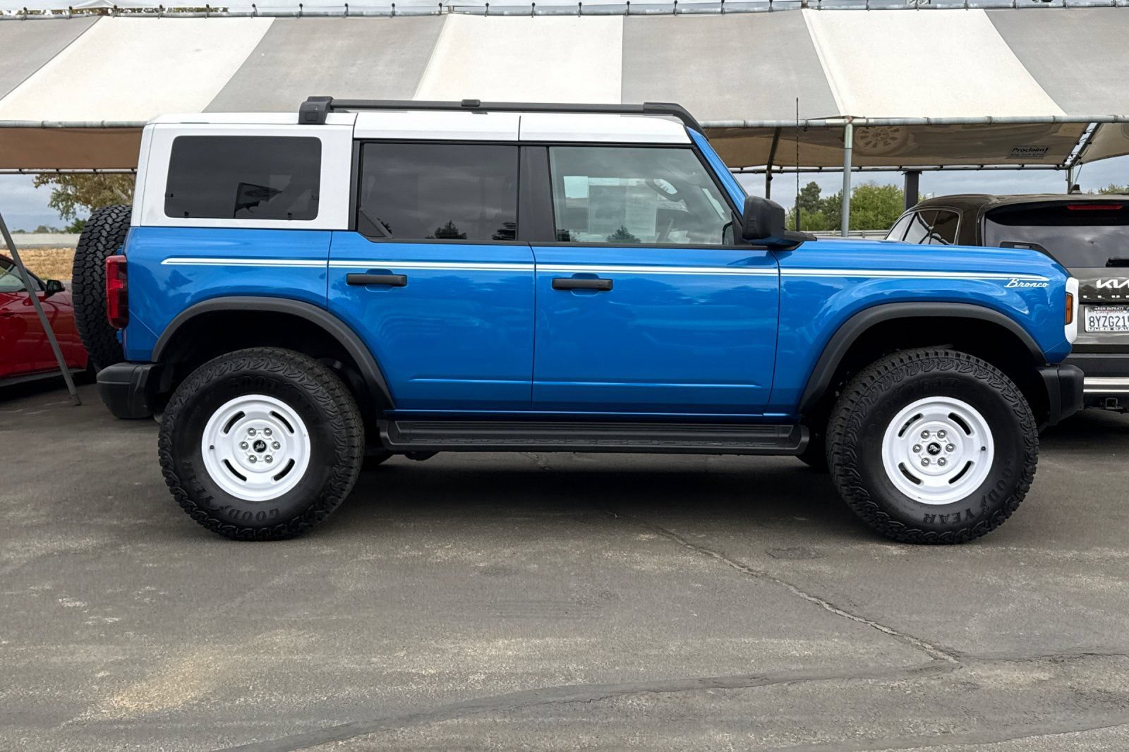 Used 2026 Ford Bronco Heritage Edition AWD/4WD image 3