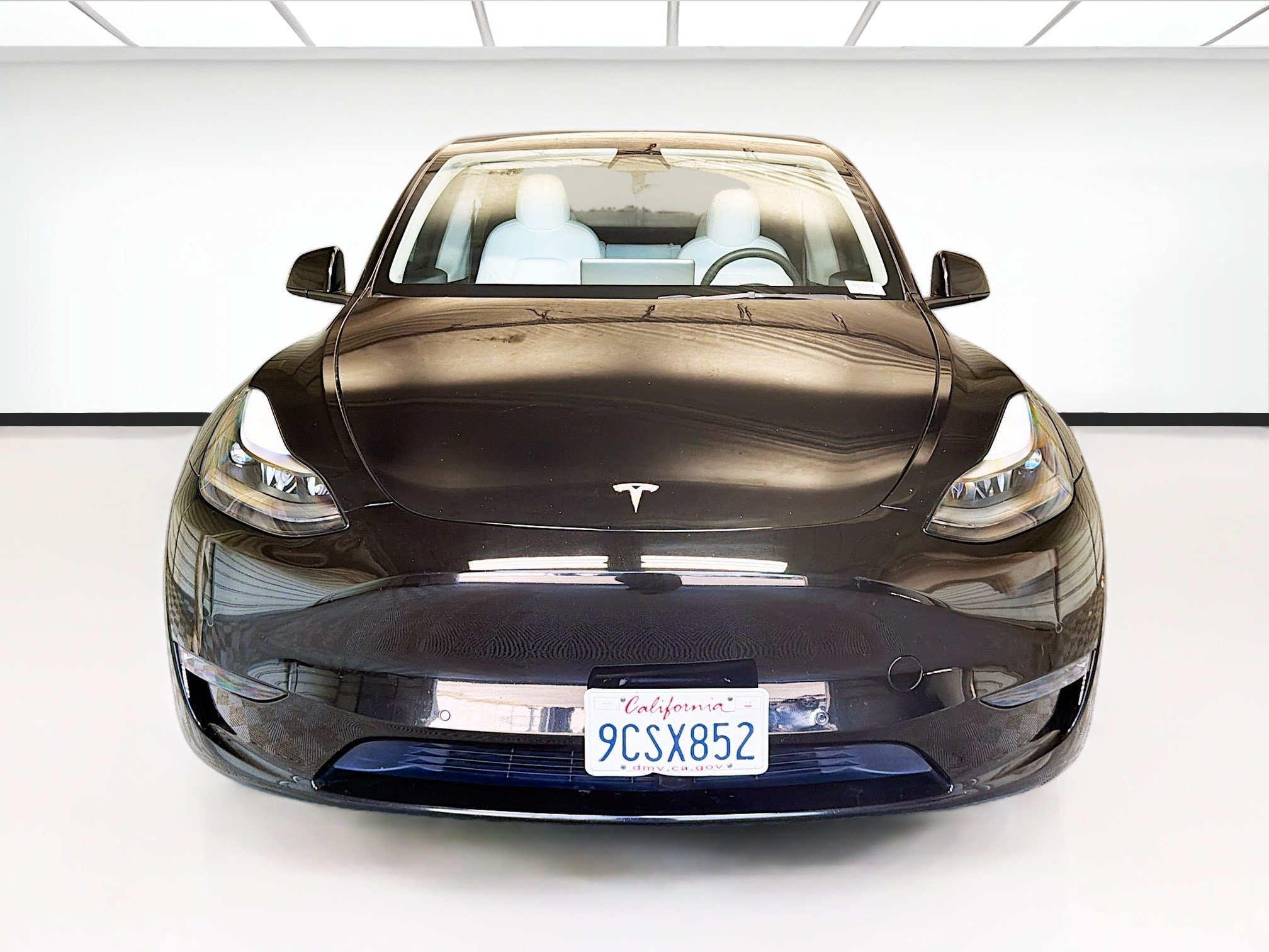 Used 2022 Tesla Model Y Long Range AWD/4WD image 2