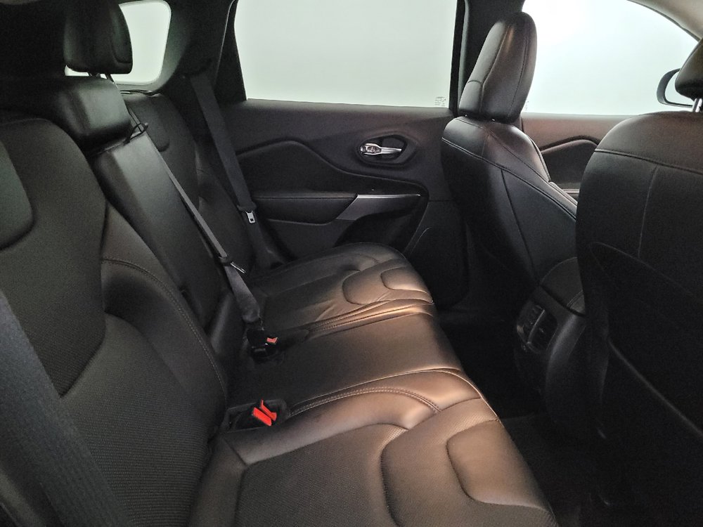 Used 2019 Jeep Cherokee Limited AWD/4WD image 19