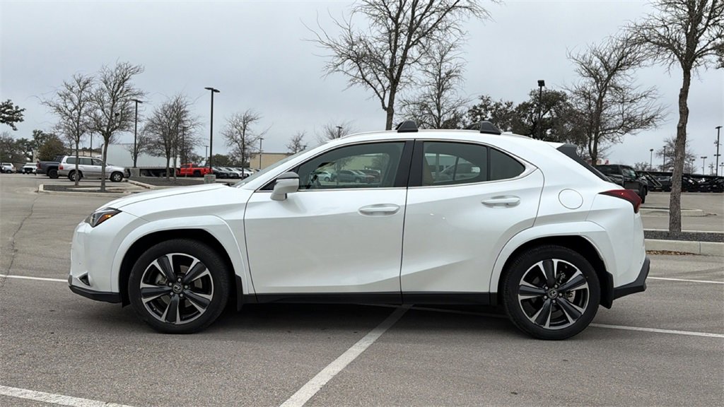 Used 2024 Lexus UX 250h AWD w/ Premium Package image 2