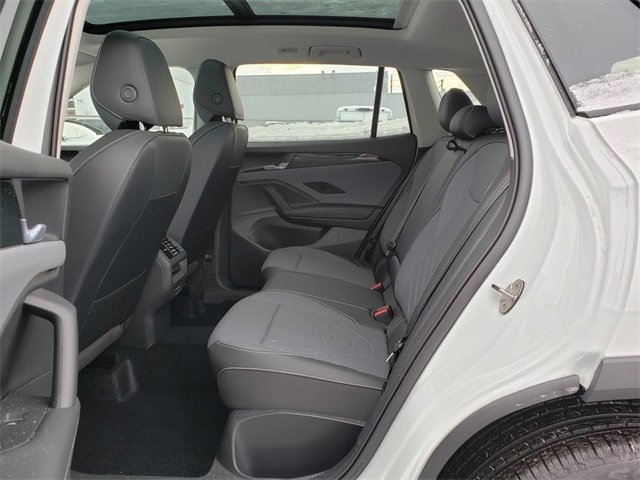 New 2025 Volkswagen Tiguan SE image 8