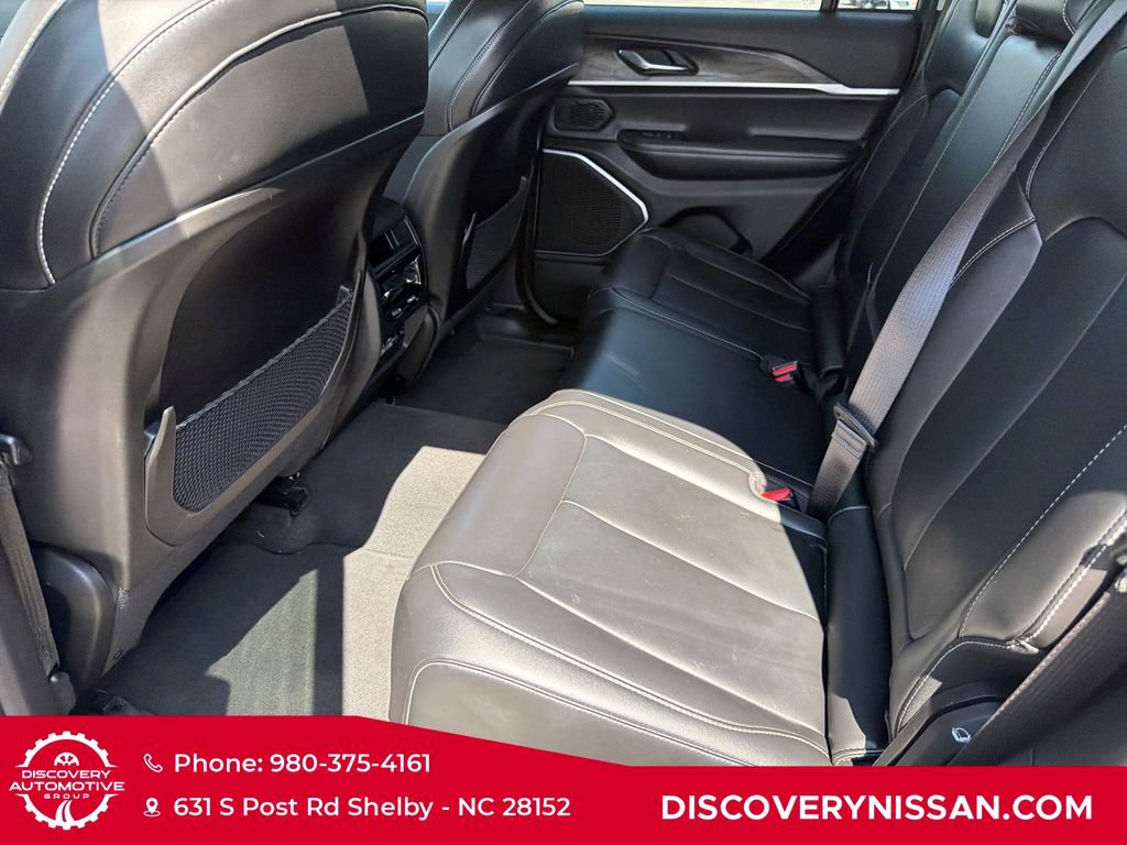Used 2022 Jeep Grand Cherokee Limited AWD/4WD image 32